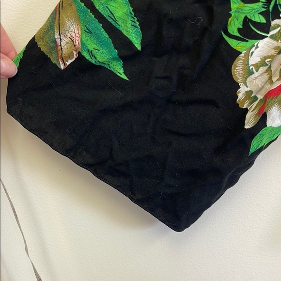 Floral Black Women's Top - Picture 4 of 6